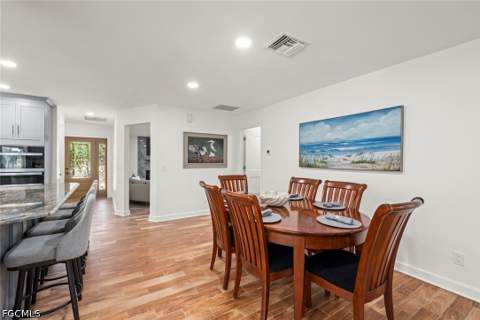 9421 Moonlight Dr, Sanibel FL - photo 19 of 50