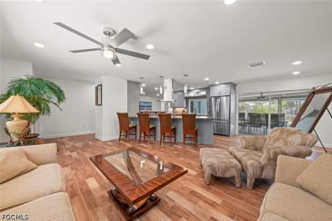 9421 Moonlight Dr, Sanibel FL - photo 6 of 50