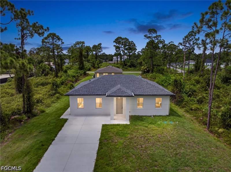 4 bedroom SingleFamilyResidence at 308 Mangonia Ave, Lehigh Acres, Lehigh Acres — photo 5