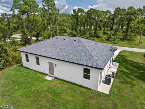 308 Mangonia Ave, Lehigh Acres FL - photo 9 of 26
