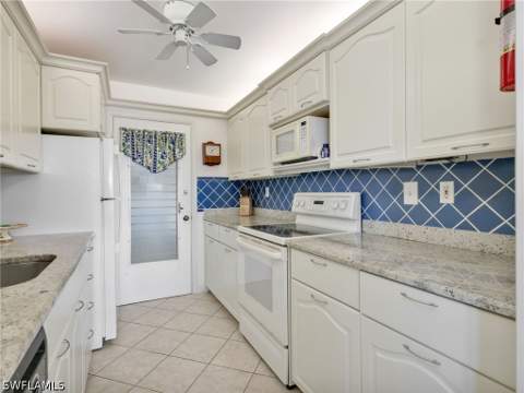 2150 Gulf Shore Blvd N 407, Naples FL - photo 12 of 40