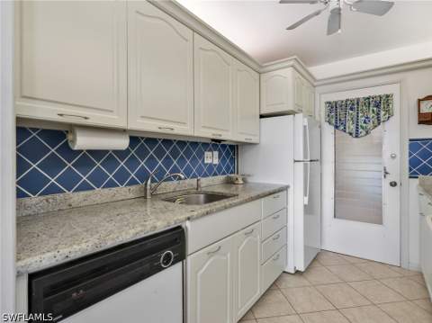 2150 Gulf Shore Blvd N 407, Naples FL - photo 13 of 40