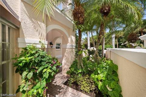 392 Carlton Pl 3, Naples FL - photo 11 of 50