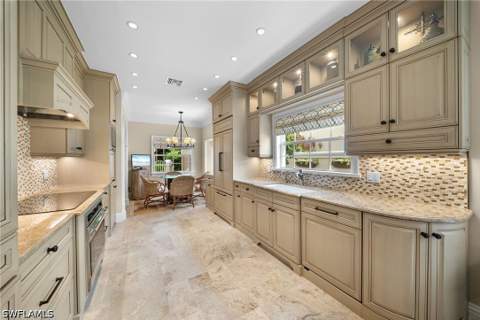 392 Carlton Pl 3, Naples FL - photo 16 of 50