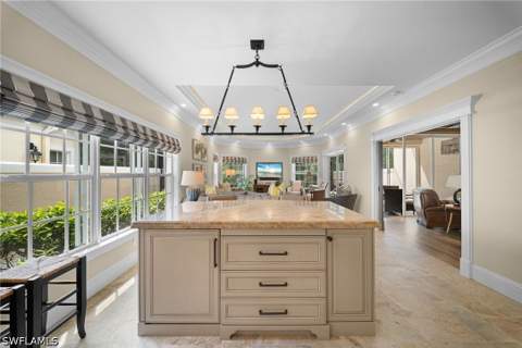 392 Carlton Pl 3, Naples FL - photo 17 of 50