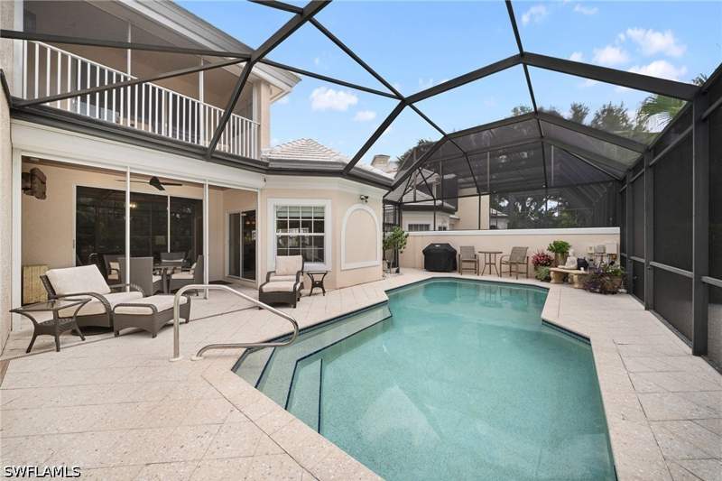 3 bedroom Attached at 392 Carlton Pl 3, Carlton Place, Naples — photo 2