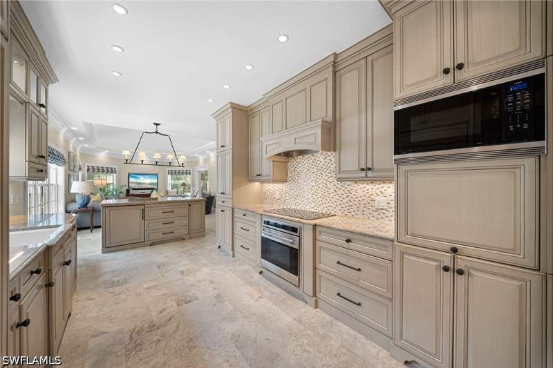 3 bedroom Attached at 392 Carlton Pl 3, Carlton Place, Naples — photo 5