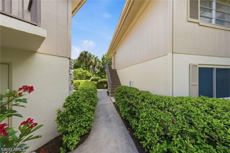 2 bedroom Condominium at 1940 Bald Eagle Dr 206-B, Naples Bath And Tennis Club, Naples — photo 2