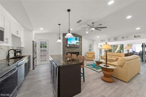 534 Piedmont Rd, Sanibel FL - photo 10 of 48