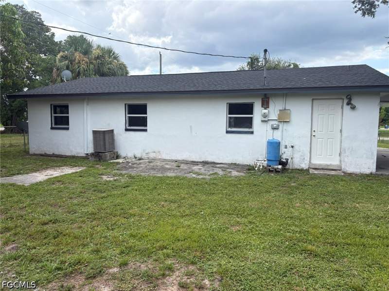 4 bedroom SingleFamilyResidence at 3751 Highland Ave, Fort Myers, Fort Myers — photo 5