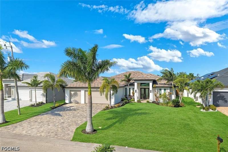 4 bedroom SingleFamilyResidence at 1030 NW 38th Pl, Cape Coral, Cape Coral — photo 2