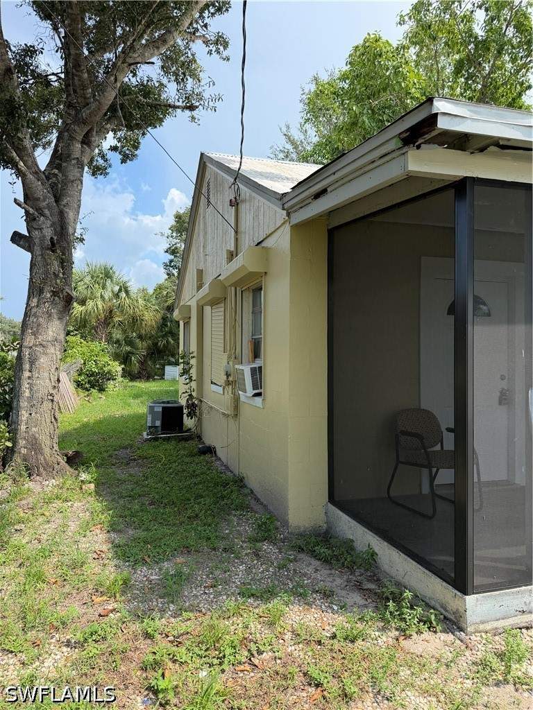 1 bedroom SingleFamilyResidence at 3131 Market St, Franklin Park, Fort Myers — photo 5