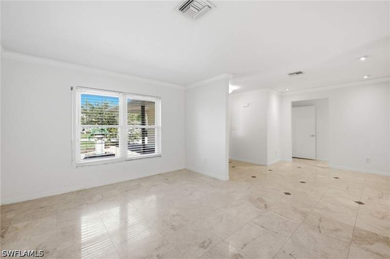 3 bedroom SingleFamilyResidence at 688 W Valley Dr, Bonita Shores, Bonita Springs — photo 4