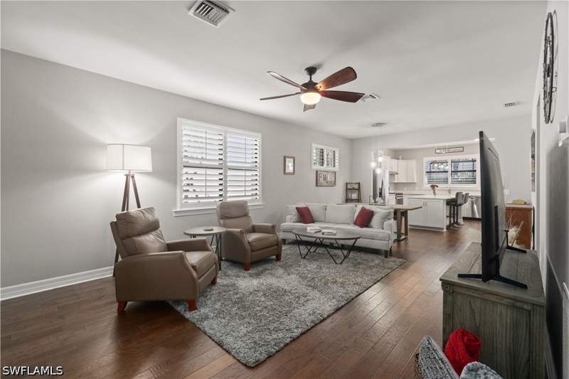 2 bedroom SingleFamilyResidence at 7202 Wilton Dr, Avery Square, Naples — photo 3