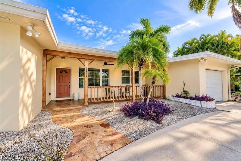 3 bedroom SingleFamilyResidence at 1443 Ricardo Ave, McGregor Estates, Fort Myers — photo 2