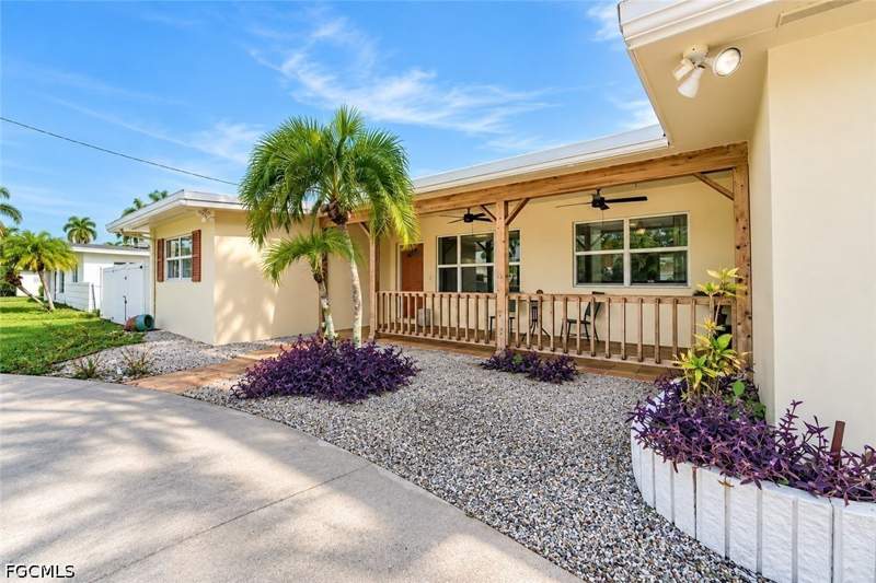 3 bedroom SingleFamilyResidence at 1443 Ricardo Ave, McGregor Estates, Fort Myers — photo 3