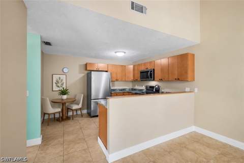 6346 Royal Woods Dr, Fort Myers FL - photo 13 of 40
