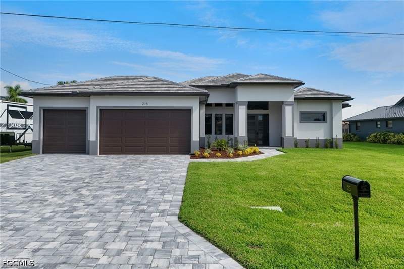 4 bedroom SingleFamilyResidence at 215 SW 37th Ln, Cape Coral, Cape Coral — photo 2