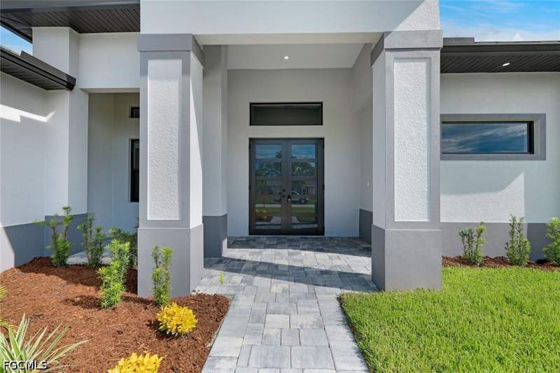 4 bedroom SingleFamilyResidence at 215 SW 37th Ln, Cape Coral, Cape Coral — photo 3