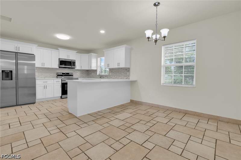 3 bedroom SingleFamilyResidence at 4301 New St, Fort Myers, Fort Myers — photo 4