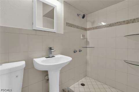 4301 New St, Fort Myers FL - photo 9 of 32