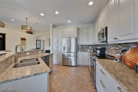 8681 Banyan Bay Blvd, Fort Myers FL - photo 8 of 20