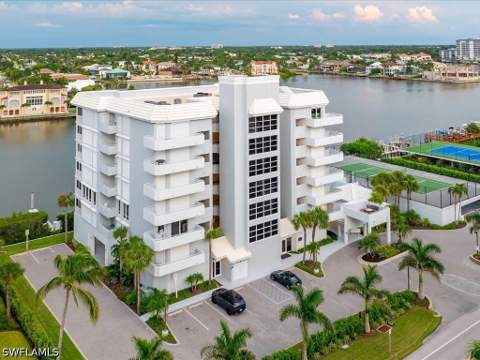 9790 Gulf Shore Dr 204, Naples FL - photo 10 of 50
