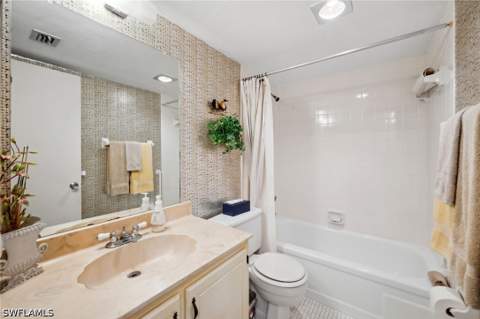 4640 Chantelle Dr N203, Naples FL - photo 11 of 15