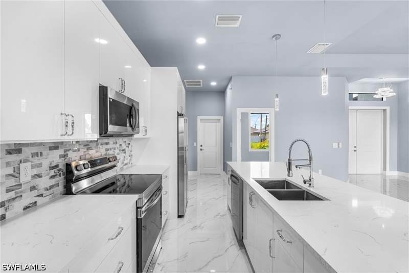 4 bedroom SingleFamilyResidence at 4002 22nd St SW, Lehigh Acres, Lehigh Acres — photo 5