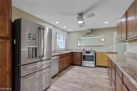 1857 Sunset Pl, Fort Myers FL - photo 10 of 44