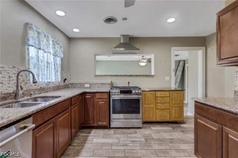 1857 Sunset Pl, Fort Myers FL - photo 11 of 44