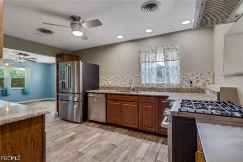 1857 Sunset Pl, Fort Myers FL - photo 12 of 44