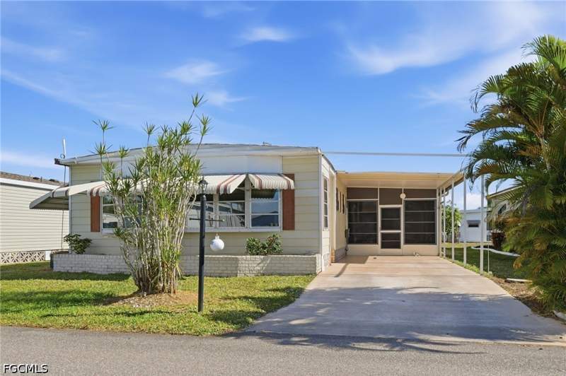 2 bedroom ManufacturedHome at 14734 Patrick Henry Rd 292, Old Bridge Village, North Fort Myers — photo 2