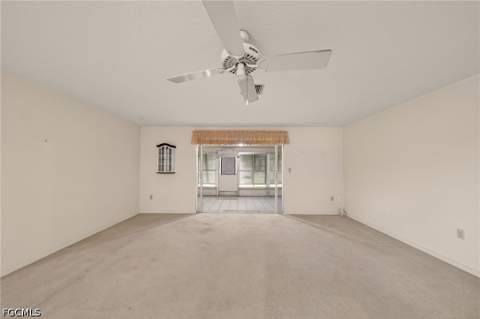 5586 Pendlewood Ln, Fort Myers FL - photo 10 of 39