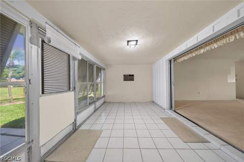 5586 Pendlewood Ln, Fort Myers FL - photo 12 of 39