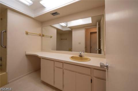 5586 Pendlewood Ln, Fort Myers FL - photo 18 of 39