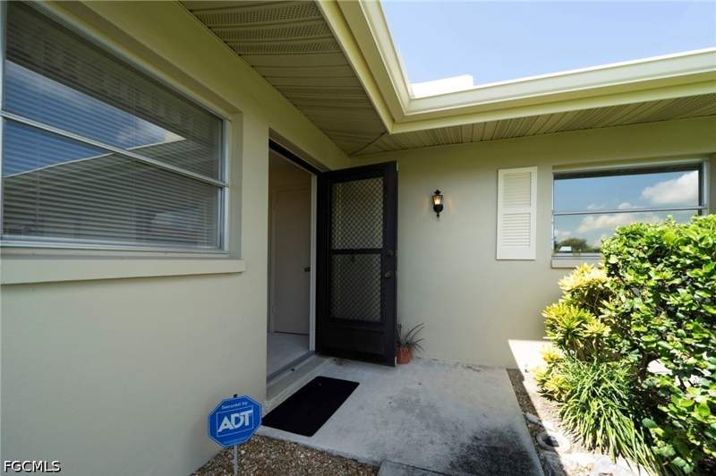 2 bedroom Attached at 5586 Pendlewood Ln, Whiskey Creek Village Green, Fort Myers — photo 5