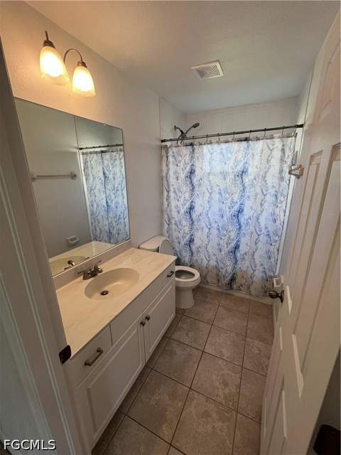 1066 Barnett St E, Lehigh Acres FL - photo 12 of 16