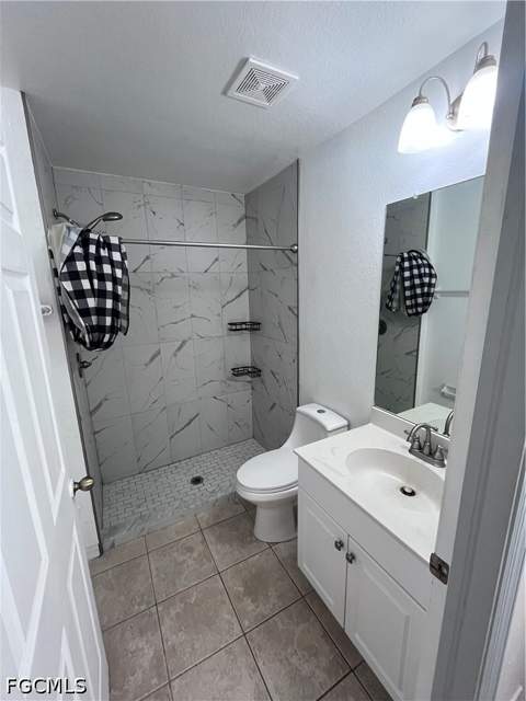 1066 Barnett St E, Lehigh Acres FL - photo 14 of 16