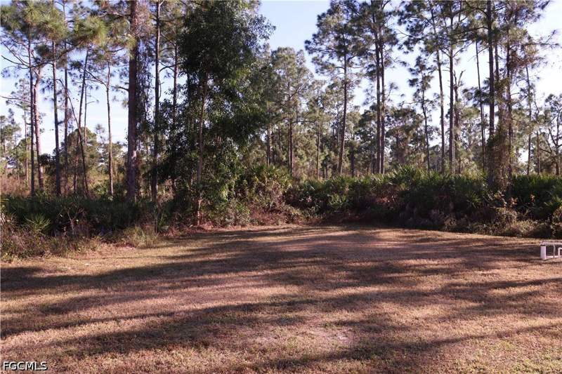 3 bedroom SingleFamilyResidence at 1066 Barnett St E, Lehigh Acres, Lehigh Acres — photo 4