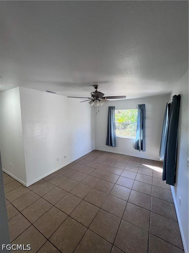 3 bedroom SingleFamilyResidence at 1066 Barnett St E, Lehigh Acres, Lehigh Acres — photo 5