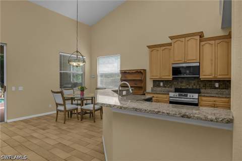 12835 Fox Hollow Cir, Fort Myers FL - photo 13 of 49