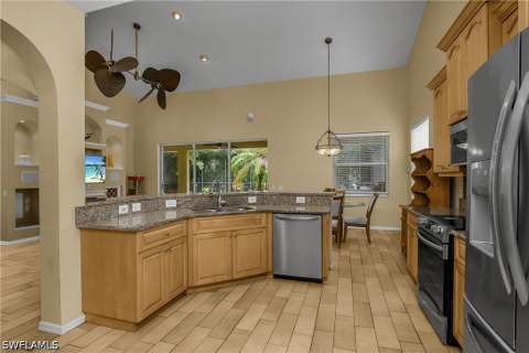 12835 Fox Hollow Cir, Fort Myers FL - photo 18 of 49