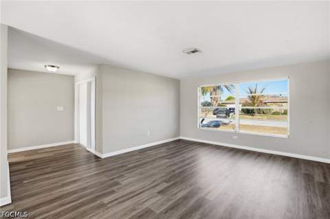 312 Hollywood St, Lehigh Acres FL - photo 13 of 40