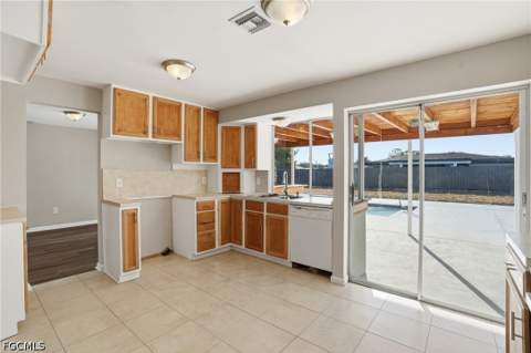 312 Hollywood St, Lehigh Acres FL - photo 20 of 40