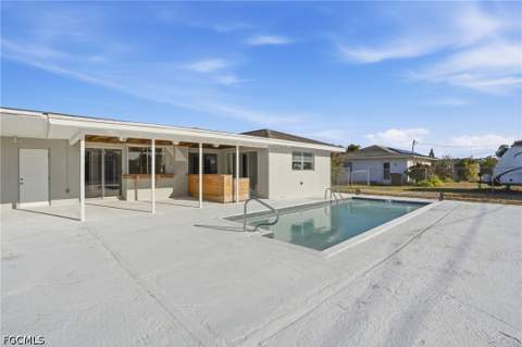312 Hollywood St, Lehigh Acres FL - photo 6 of 40