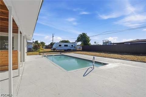 312 Hollywood St, Lehigh Acres FL - photo 7 of 40
