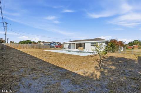 312 Hollywood St, Lehigh Acres FL - photo 8 of 40