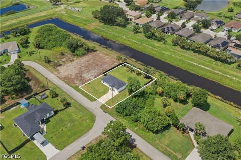 707 Sawyer St, Lehigh Acres FL - photo 10 of 31