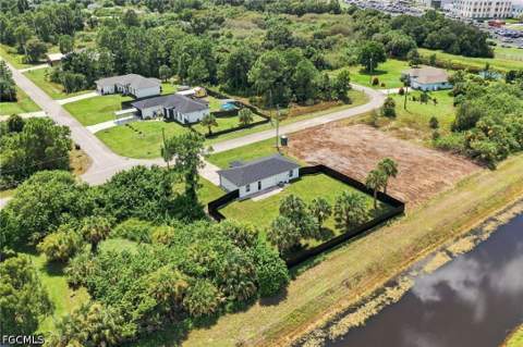 707 Sawyer St, Lehigh Acres FL - photo 6 of 31